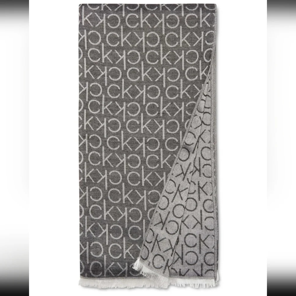 Calvin Klein Elegant Gray Patterned Scarf